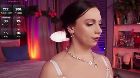 Snapshot of lunanight_ chatting on December 26, 8:53 pm Luna next streams Mon Fri Sat Sun 8pm-5am gmt0 online show from December 26, 8:53 pm