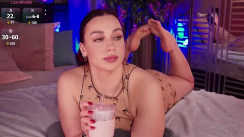 Snapshot of lunanight_ chatting on January 13, 3:01 am Luna next streams Mon Fri Sat Sun 8pm-5am gmt0 online show from January 13, 3:01 am