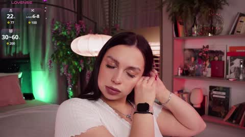 Snapshot of lunanight_ chatting on January 13, 8:26 pm Luna next streams Mon Fri Sat Sun 8pm-5am gmt0 online show from January 13, 8:26 pm