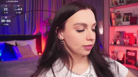 Snapshot of lunanight_ chatting on February 2, 11:53 pm Luna next streams Mon Fri Sat Sun 8pm-5am gmt0 online show from February 2, 11:53 pm