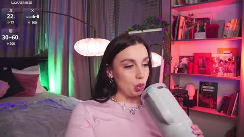 Snapshot of lunanight_ chatting on February 9, 3:32 am Luna next streams Mon Fri Sat Sun 8pm-5am gmt0 online show from February 9, 3:32 am