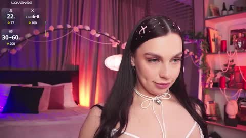 Snapshot of lunanight_ chatting on February 12, 2:45 am Luna next streams Mon Fri Sat Sun 8pm-5am gmt0 online show from February 12, 2:45 am