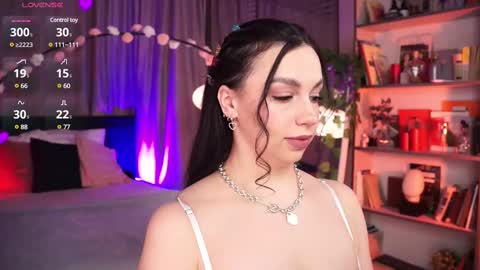 Snapshot of lunanight_ chatting on March 8, 8:35 pm Luna next streams Mon Fri Sat Sun 8pm-5am gmt0 online show from March 8, 8:35 pm