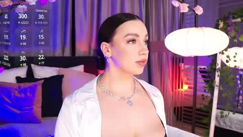 Snapshot of lunanight_ chatting on March 10, 3:12 am Luna next streams Mon Fri Sat Sun 8pm-5am gmt0 online show from March 10, 3:12 am