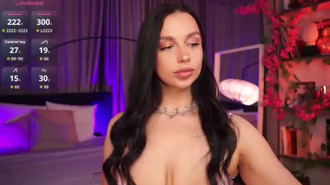 Snapshot of lunanight_ chatting on September 13, 8:41 pm Luna next streams Mon Fri Sat Sun 8pm-5am gmt0 online show from September 13, 8:41 pm