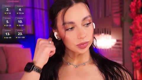 Snapshot of lunanight_ chatting on October 21, 8:31 pm Luna next streams Mon Fri Sat Sun 8pm-5am gmt0 online show from October 21, 8:31 pm