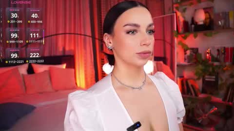 Snapshot of lunanight_ chatting on November 16, 8:58 pm Luna next streams Mon Fri Sat Sun 8pm-5am gmt0 online show from November 16, 8:58 pm