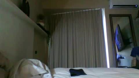 Snapshot of lunapearl__ chatting on December 16, 8:19 am LunaPearl online show from December 16, 8:19 am