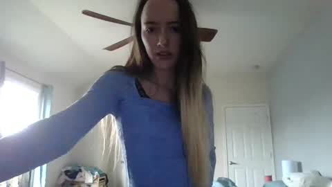 lunapixie2020 online show from February 22, 5:57 pm