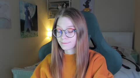 Snapshot of lunar_sofia chatting on December 2, 8:33 pm Sofia online show from December 2, 8:33 pm