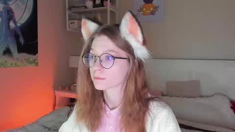 Snapshot of lunar_sofia chatting on December 12, 3:59 pm Sofia online show from December 12, 3:59 pm