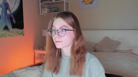 Snapshot of lunar_sofia chatting on December 15, 10:47 pm Sofia online show from December 15, 10:47 pm