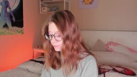 Snapshot of lunar_sofia chatting on December 20, 2:30 am Sofia online show from December 20, 2:30 am