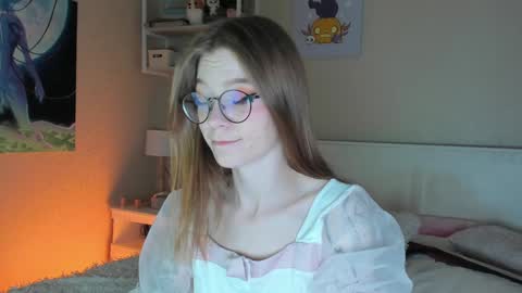 Snapshot of lunar_sofia chatting on December 24, 2:22 pm Sofia online show from December 24, 2:22 pm