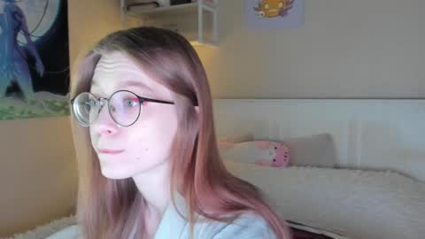 Snapshot of lunar_sofia chatting on December 30, 3:13 pm Sofia online show from December 30, 3:13 pm