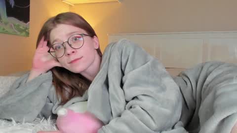 Snapshot of lunar_sofia chatting on December 31, 2:19 am Sofia online show from December 31, 2:19 am