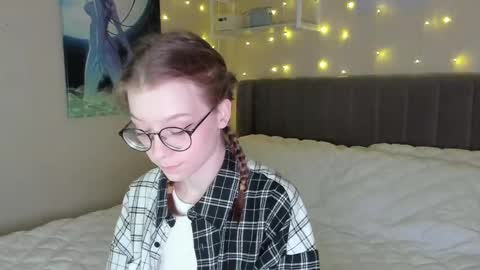 Snapshot of lunar_sofia chatting on February 17, 3:53 pm Sofia online show from February 17, 3:53 pm