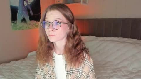 Snapshot of lunar_sofia chatting on February 18, 12:06 pm Sofia online show from February 18, 12:06 pm