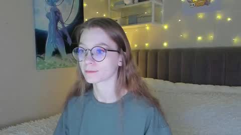 Snapshot of lunar_sofia chatting on March 5, 10:44 am Sofia online show from March 5, 10:44 am