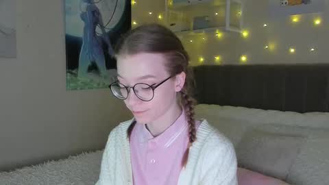 Snapshot of lunar_sofia chatting on March 10, 3:09 pm Sofia online show from March 10, 3:09 pm