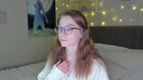 Snapshot of lunar_sofia chatting on March 12, 11:09 am Sofia online show from March 12, 11:09 am