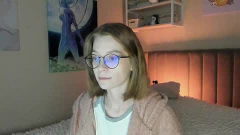 Snapshot of lunar_sofia chatting on September 15, 9:09 am Sofia online show from September 15, 9:09 am