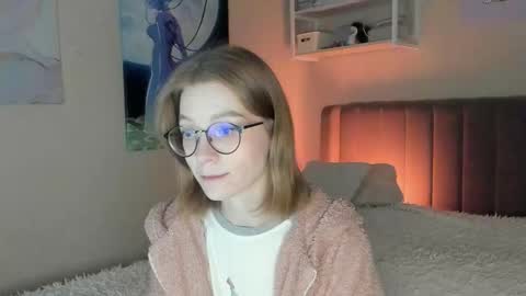 Snapshot of lunar_sofia chatting on September 18, 12:07 pm Sofia online show from September 18, 12:07 pm