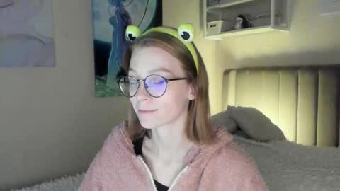 Snapshot of lunar_sofia chatting on September 21, 3:35 pm Sofia online show from September 21, 3:35 pm