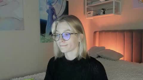 Snapshot of lunar_sofia chatting on September 26, 11:14 am Sofia online show from September 26, 11:14 am