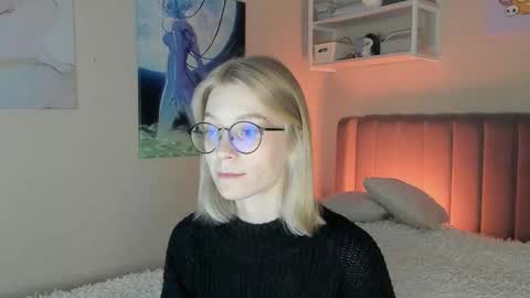 Snapshot of lunar_sofia chatting on October 4, 12:47 pm Sofia online show from October 4, 12:47 pm