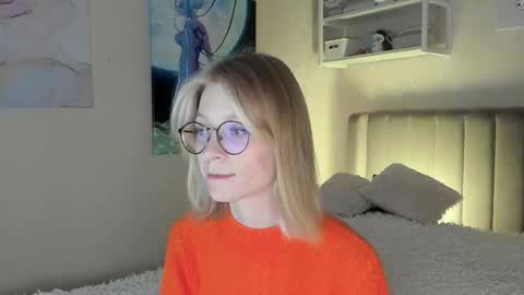 Snapshot of lunar_sofia chatting on October 7, 1:30 pm Sofia online show from October 7, 1:30 pm