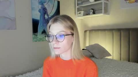 Snapshot of lunar_sofia chatting on October 11, 2:59 pm Sofia online show from October 11, 2:59 pm