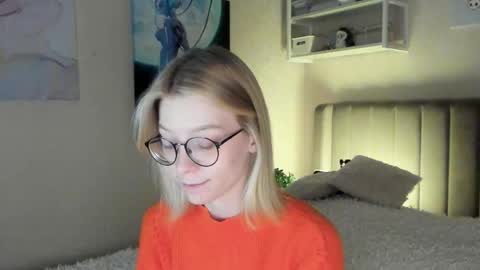 Snapshot of lunar_sofia chatting on October 12, 12:15 pm Sofia online show from October 12, 12:15 pm