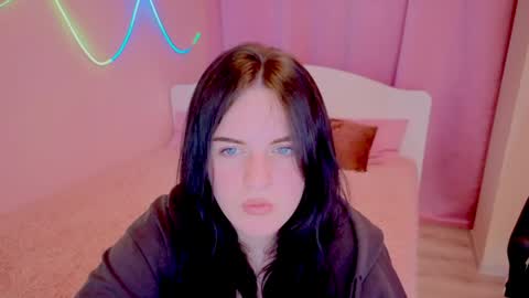 Valeria online show from April 17, 8:45 pm