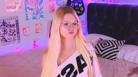 lunariafox online show from July 28, 8:52 pm