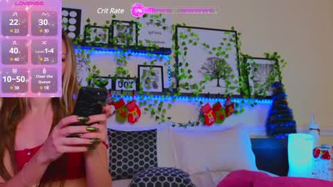Snapshot of lunarishi chatting on December 25, 12:15 pm Luna Rishi online show from December 25, 12:15 pm