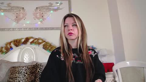 Snapshot of lunarishi chatting on December 29, 6:03 am Luna Rishi online show from December 29, 6:03 am