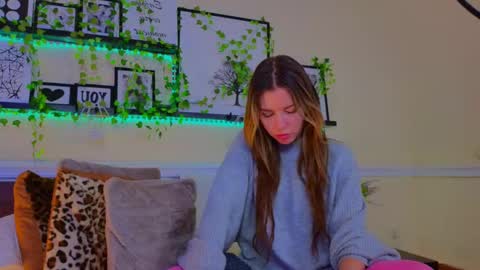 Snapshot of lunarishi chatting on March 5, 9:38 am Luna Rishi online show from March 5, 9:38 am