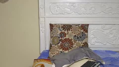 Luxee online show from April 7, 9:21 am