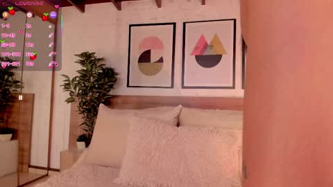 Luna Ruso  online show from March 29, 7:14 pm