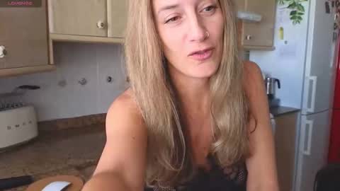 Snapshot of lunary_mix chatting on October 6, 9:29 am Luna online show from October 6, 9:29 am