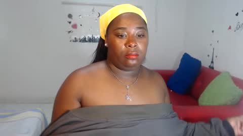 Snapshot of lunathaylor chatting on December 6, 3:22 pm luna thaylor online show from December 6, 3:22 pm