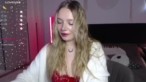 Snapshot of lunaticabae chatting on March 2, 1:15 am LunaticaBae online show from March 2, 1:15 am