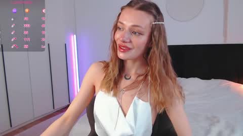 LunaticaBae online show from April 12, 2:49 am