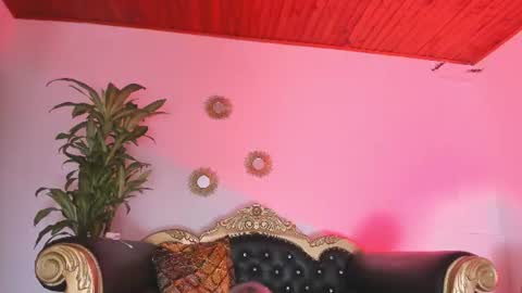 Luna   online show from July 11, 6:43 pm