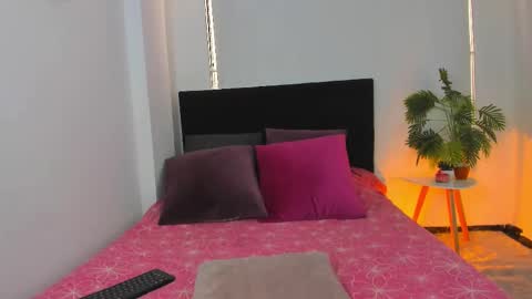 lunavelvet7 online show from September 22, 3:25 pm