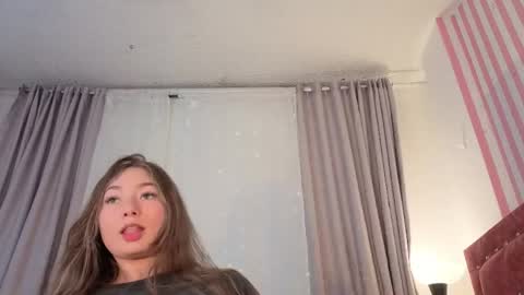 Snapshot of lunavelvet7 chatting on May 21, 10:28 pm lunavelvet7 online show from May 21, 10:28 pm