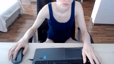 Snapshot of lunavibe_ chatting on June 2, 12:07 pm lunavibe_ online show from June 2, 12:07 pm