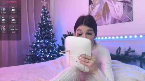 Snapshot of lunavine chatting on December 21, 10:11 am Veronica online show from December 21, 10:11 am