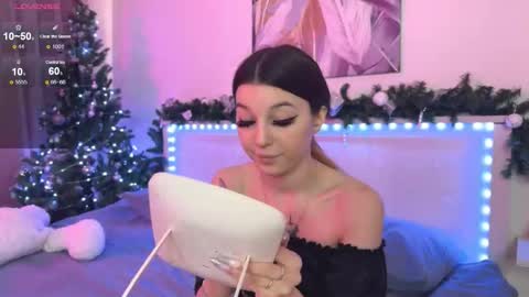 Snapshot of lunavine chatting on January 17, 10:42 am Veronica online show from January 17, 10:42 am